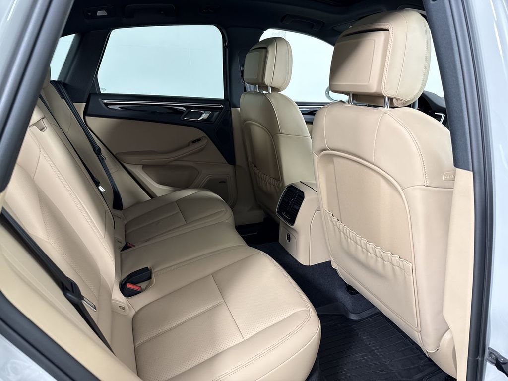 New 2026 Porsche Macan AWD/4WD image 25