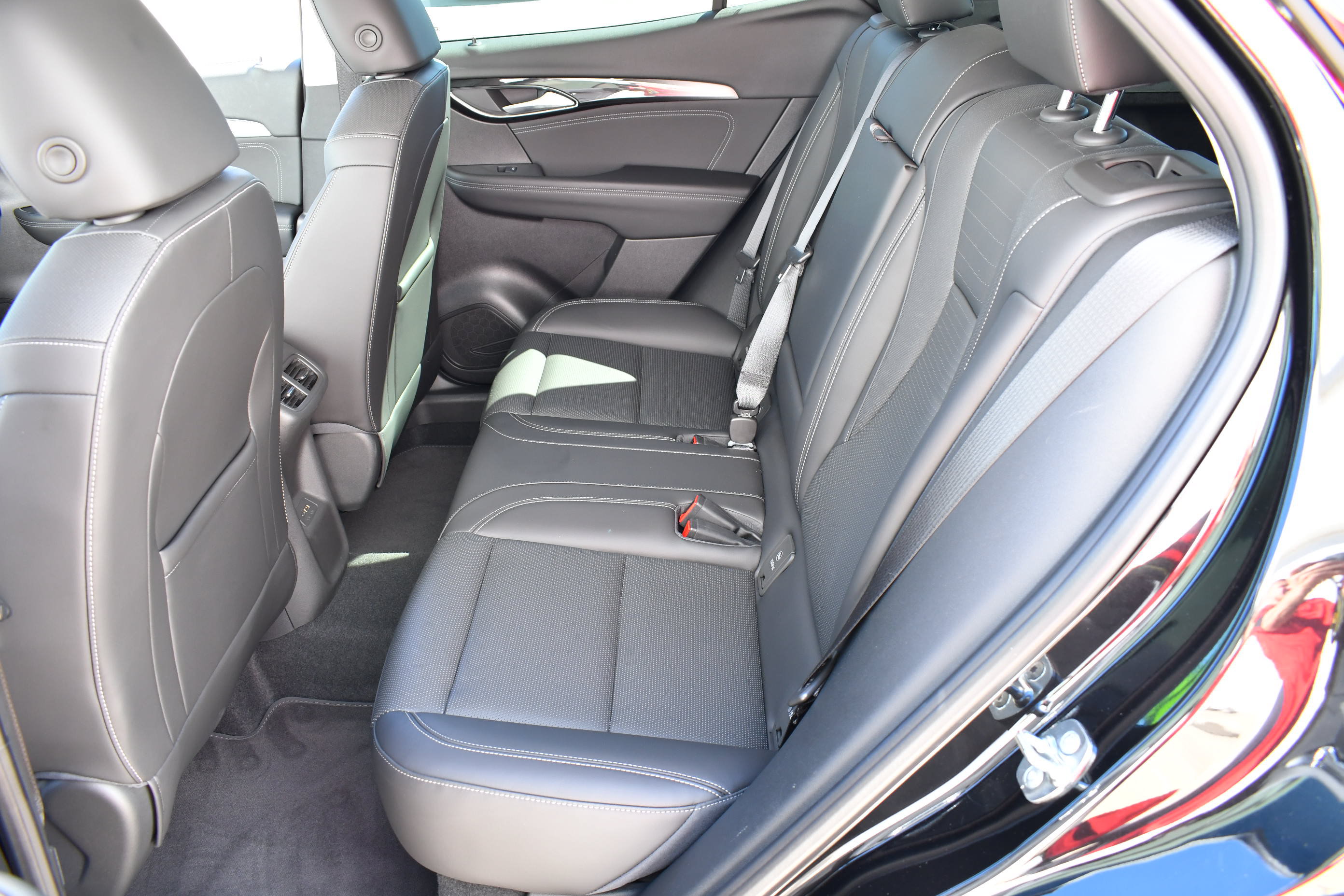 Used 2024 Buick Envision Preferred AWD/4WD image 22