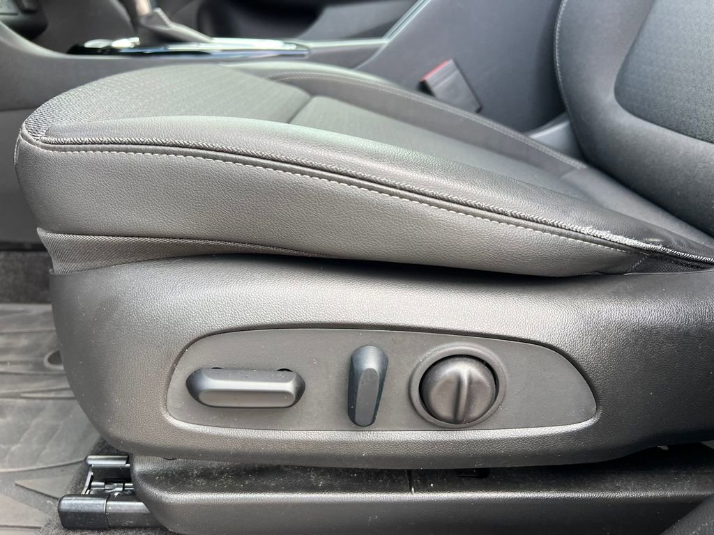 Certified 2023 Buick Encore GX Preferred w/ Cold Weather Comfort Package image 11