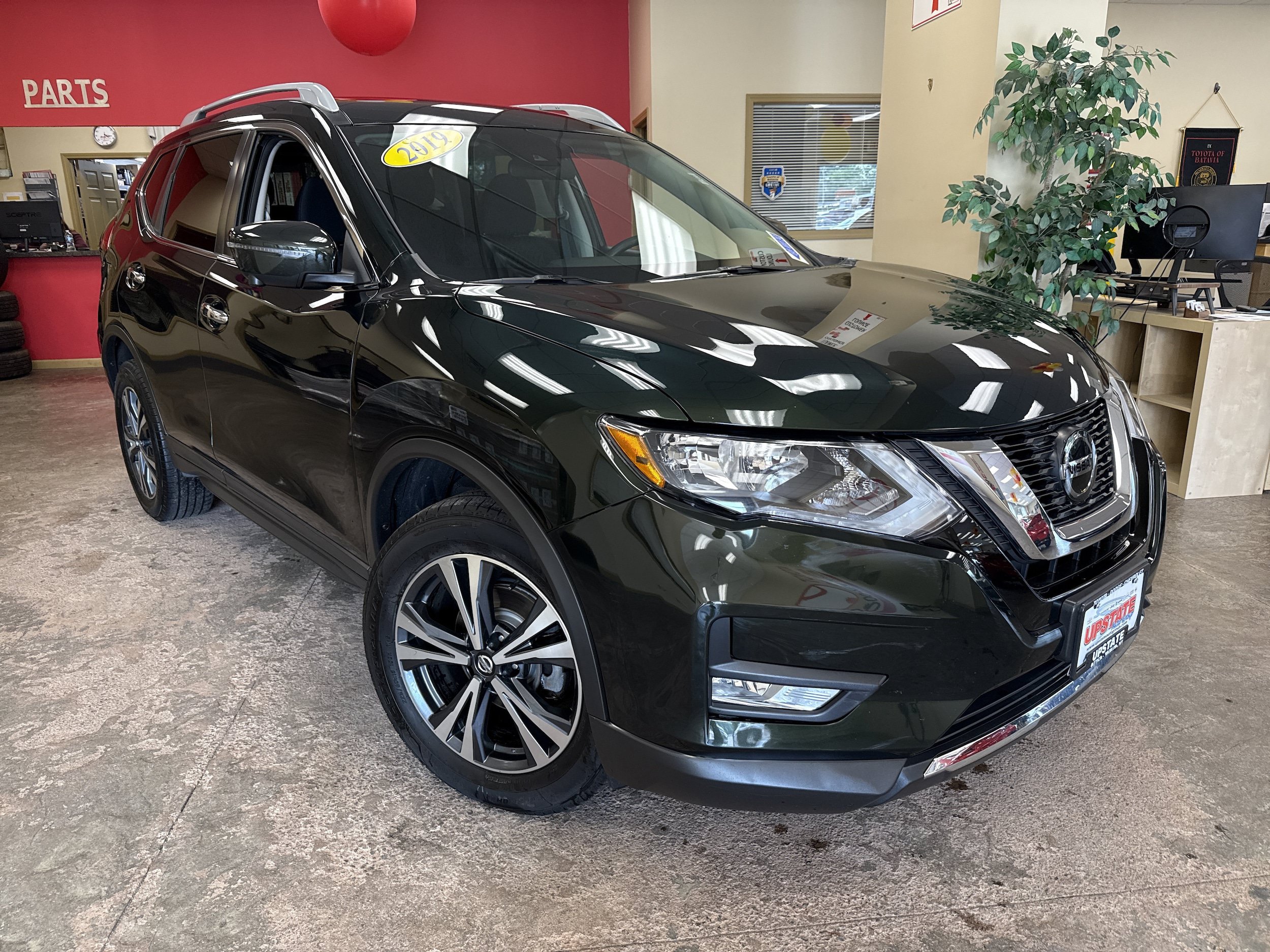 Used 2019 Nissan Rogue SV w/ Premium Package AWD/4WD image 2