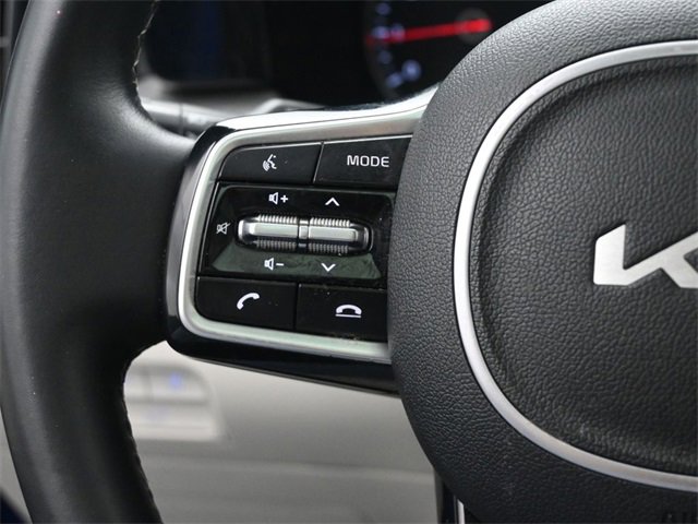Used 2022 Kia Sorento SX image 2