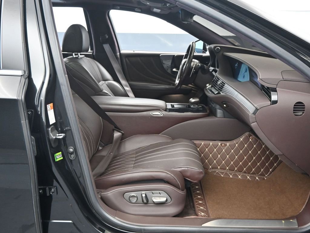 Used 2020 Lexus LS 500 AWD w/ Luxury Package image 11