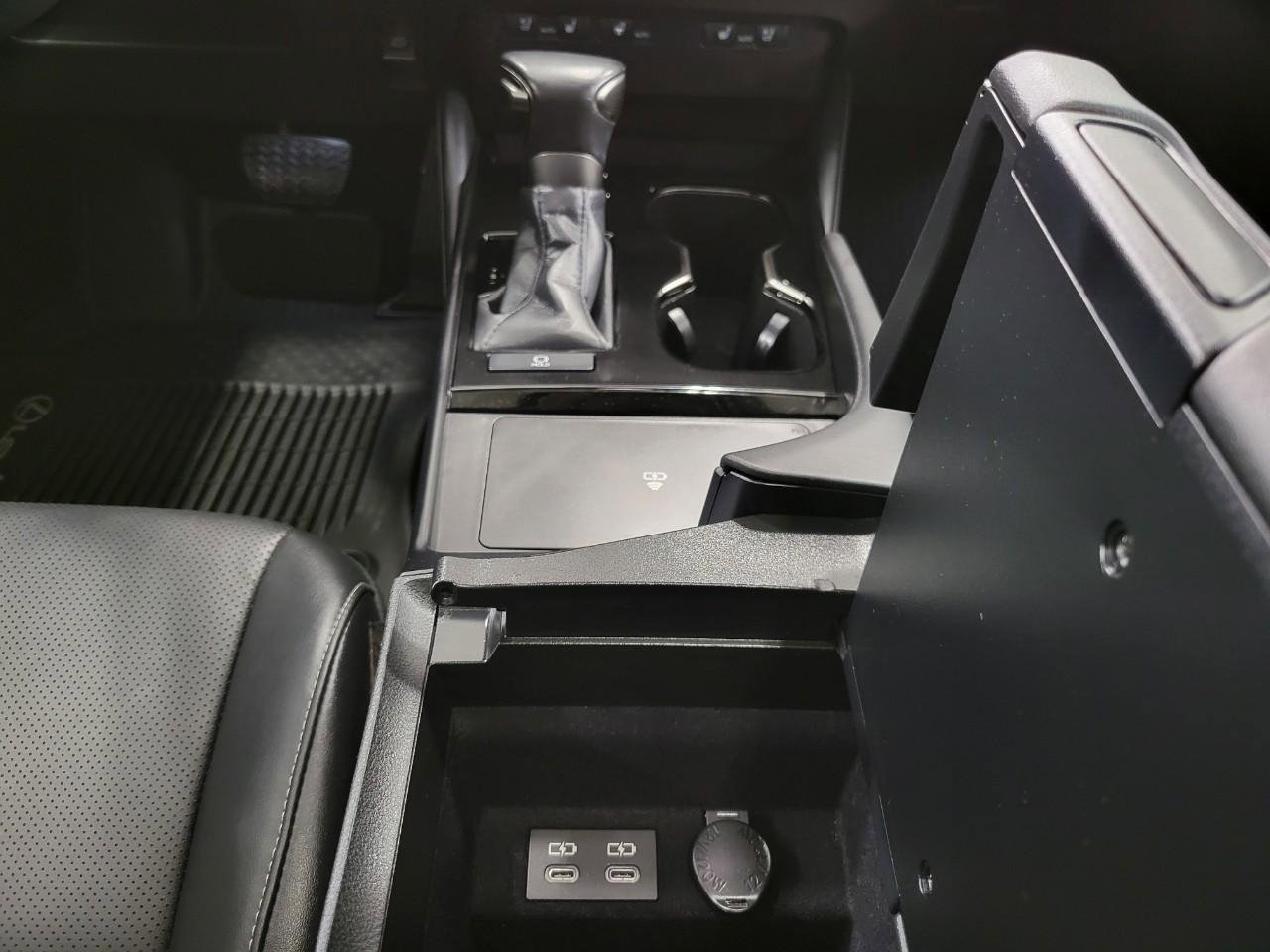 Used 2023 Lexus ES 250 w/ Premium Package AWD/4WD image 18