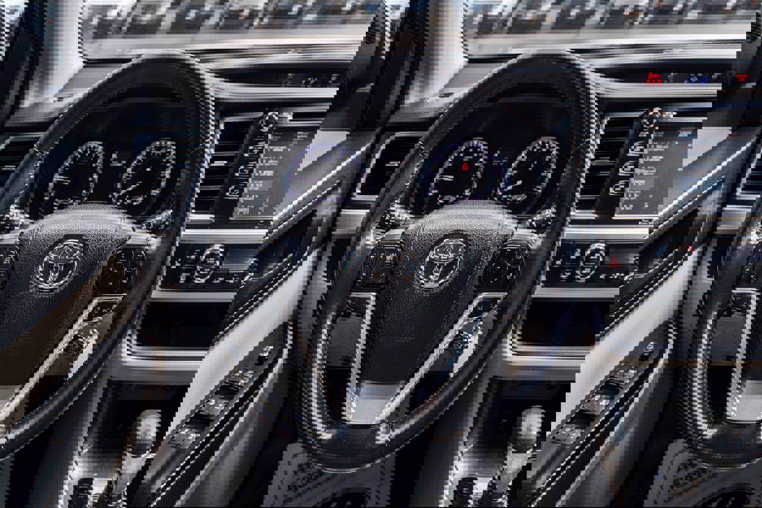 Used 2017 Toyota Highlander Plus w/ Carpet Mat Package image 15