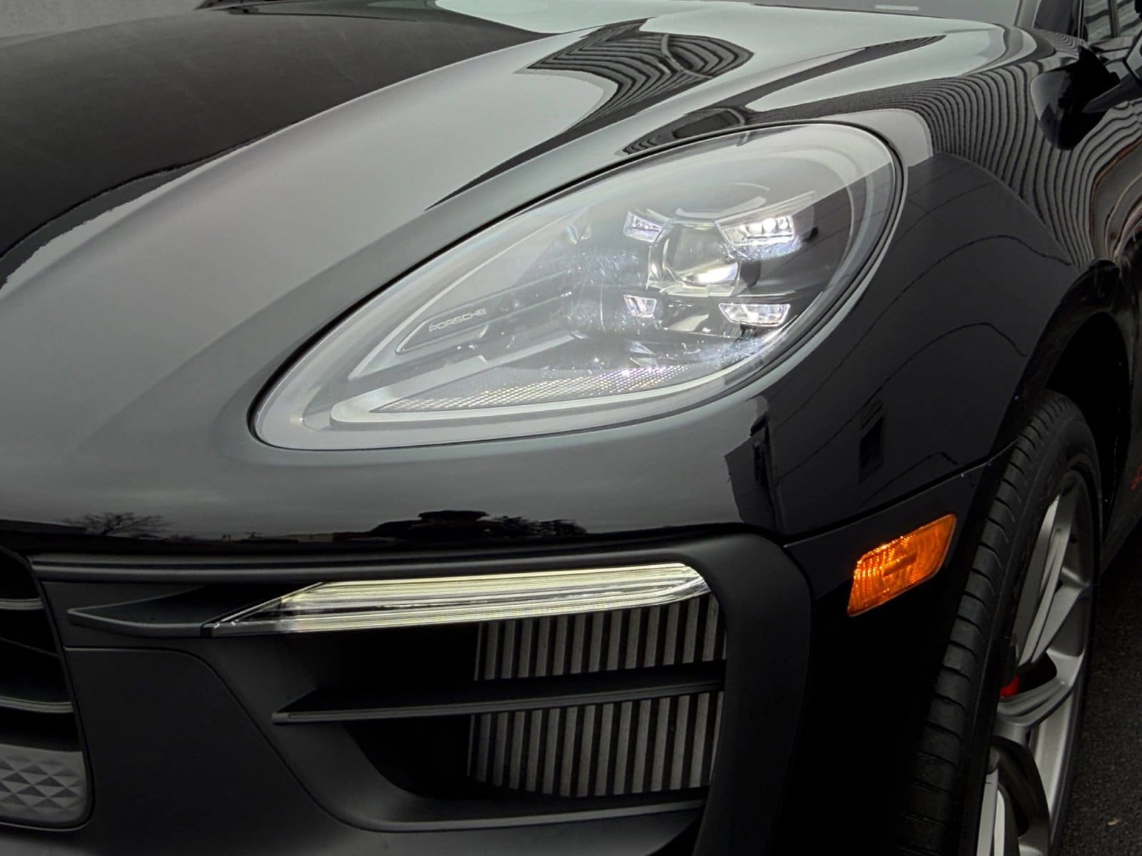 Used 2026 Porsche Macan GTS AWD/4WD image 11