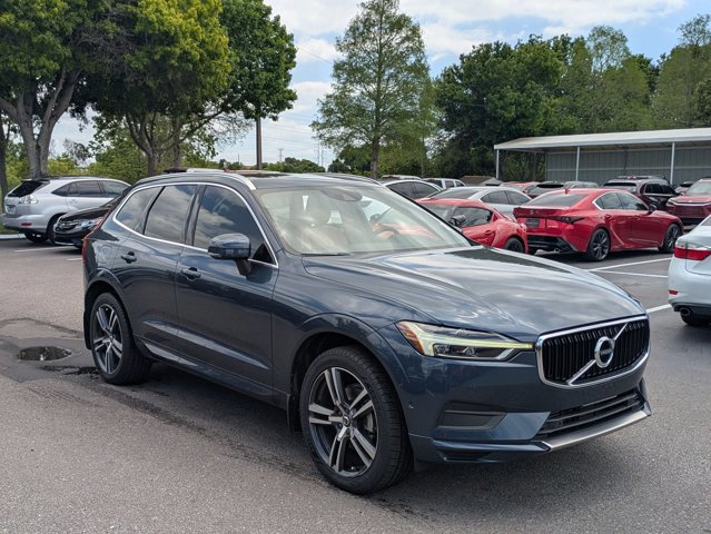 Used 2019 Volvo XC60 T5 Momentum w/ Multimedia Package image 3