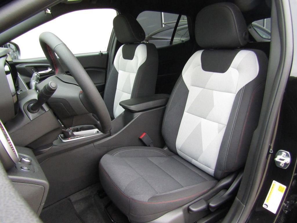 New 2026 Chevrolet Trax RS FWD image 18