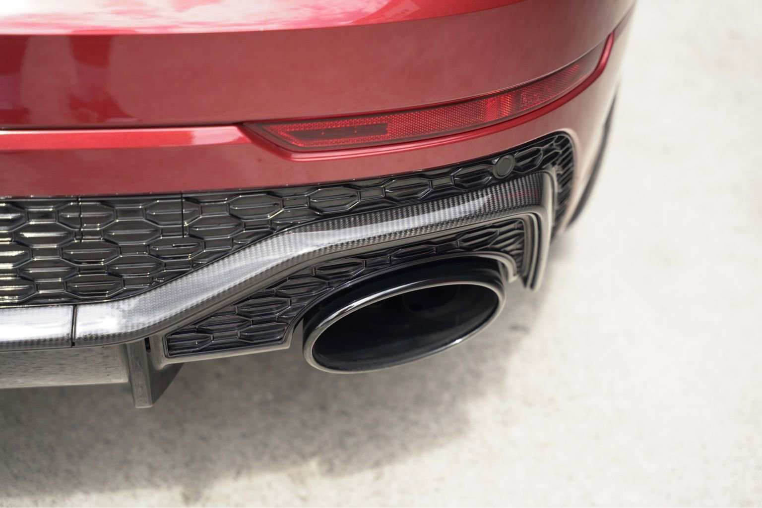 Used 2022 Audi RS Q8 w/ Carbon Optic Package image 4