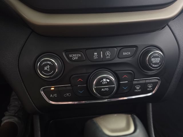 Used 2017 Jeep Cherokee High Altitude AWD/4WD image 21