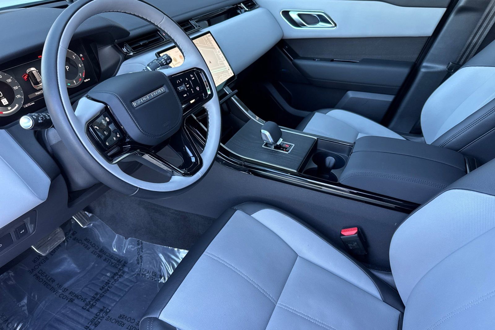 Used 2026 Land Rover Range Rover Velar Dynamic SE image 9