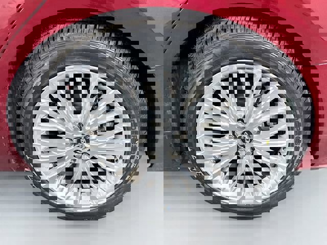 Certified 2018 Toyota Camry XLE w/ Audio Package image 31