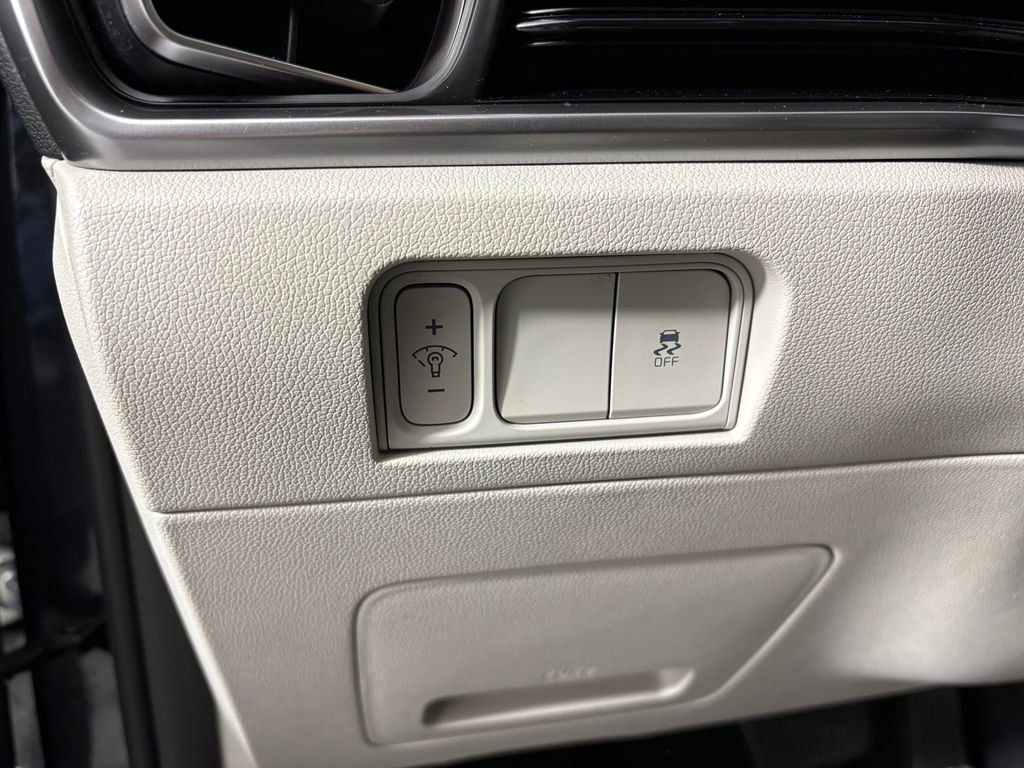 Used 2025 Kia Sorento S AWD/4WD image 13