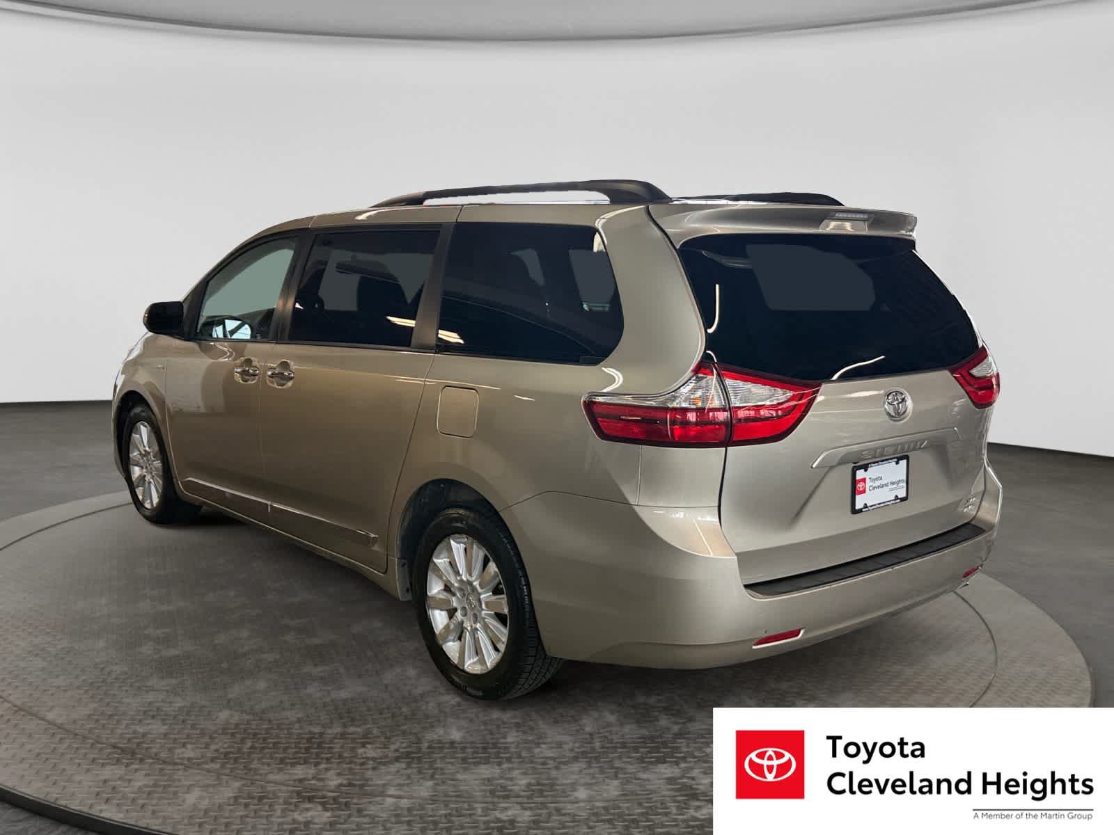 Used 2016 Toyota Sienna XLE AWD/4WD image 7