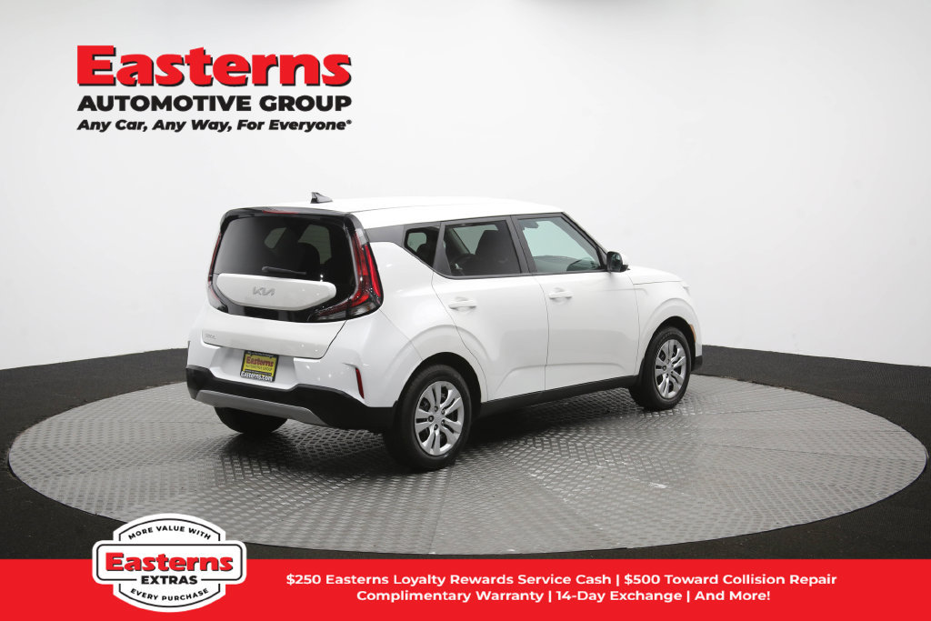 Used 2023 Kia Soul LX FWD image 40