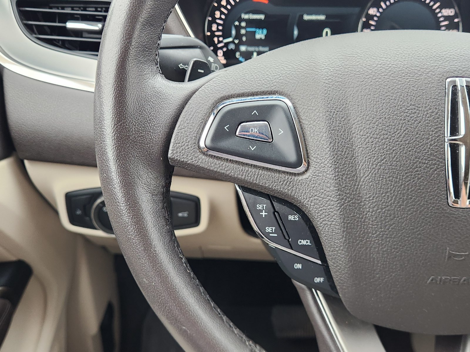 Used 2017 Lincoln MKC Premiere FWD image 33