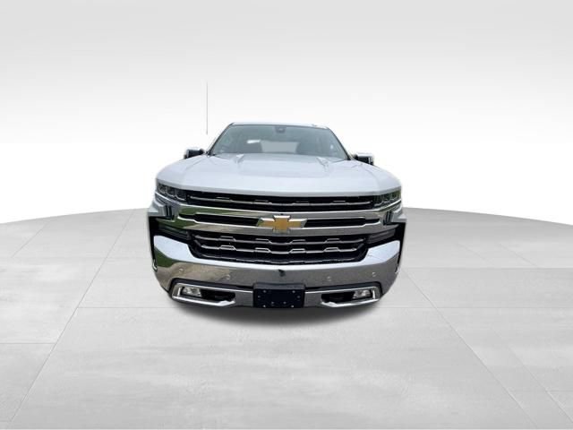 Used 2019 Chevrolet Silverado 1500 LTZ w/ LTZ Premium Package AWD/4WD image 3