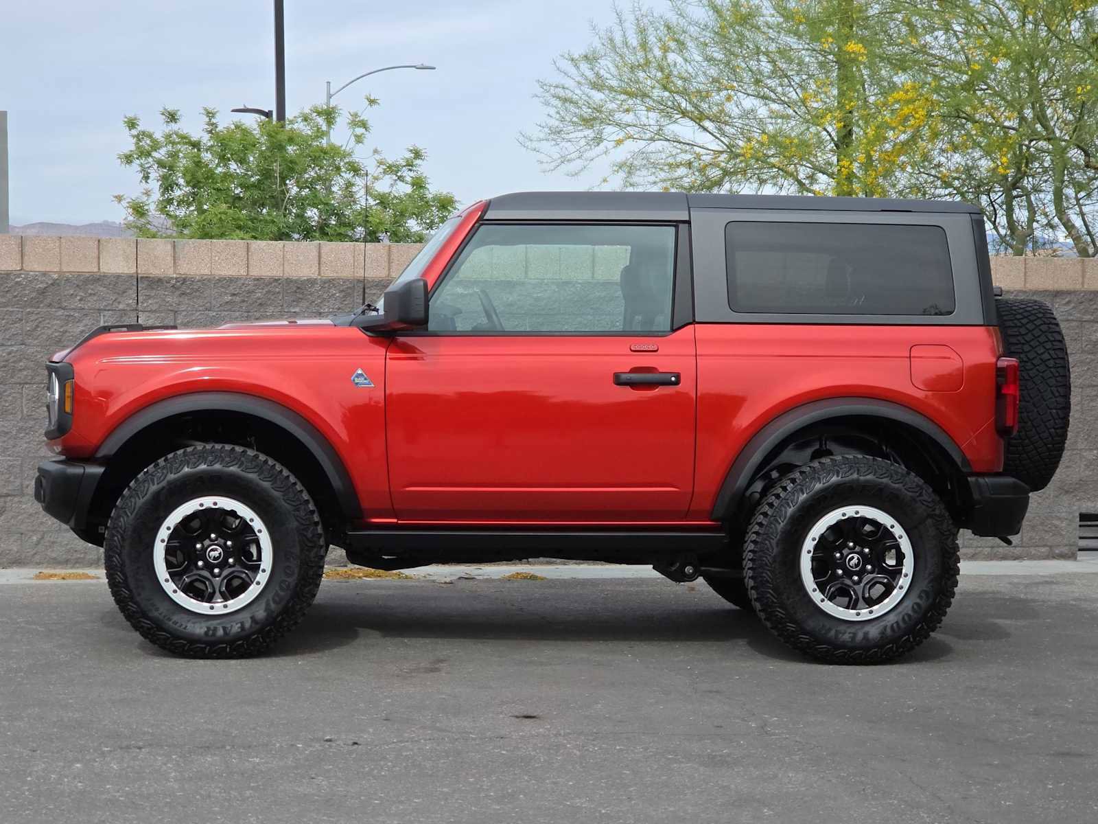 Used 2022 Ford Bronco Black Diamond w/ Sasquatch Package image 6