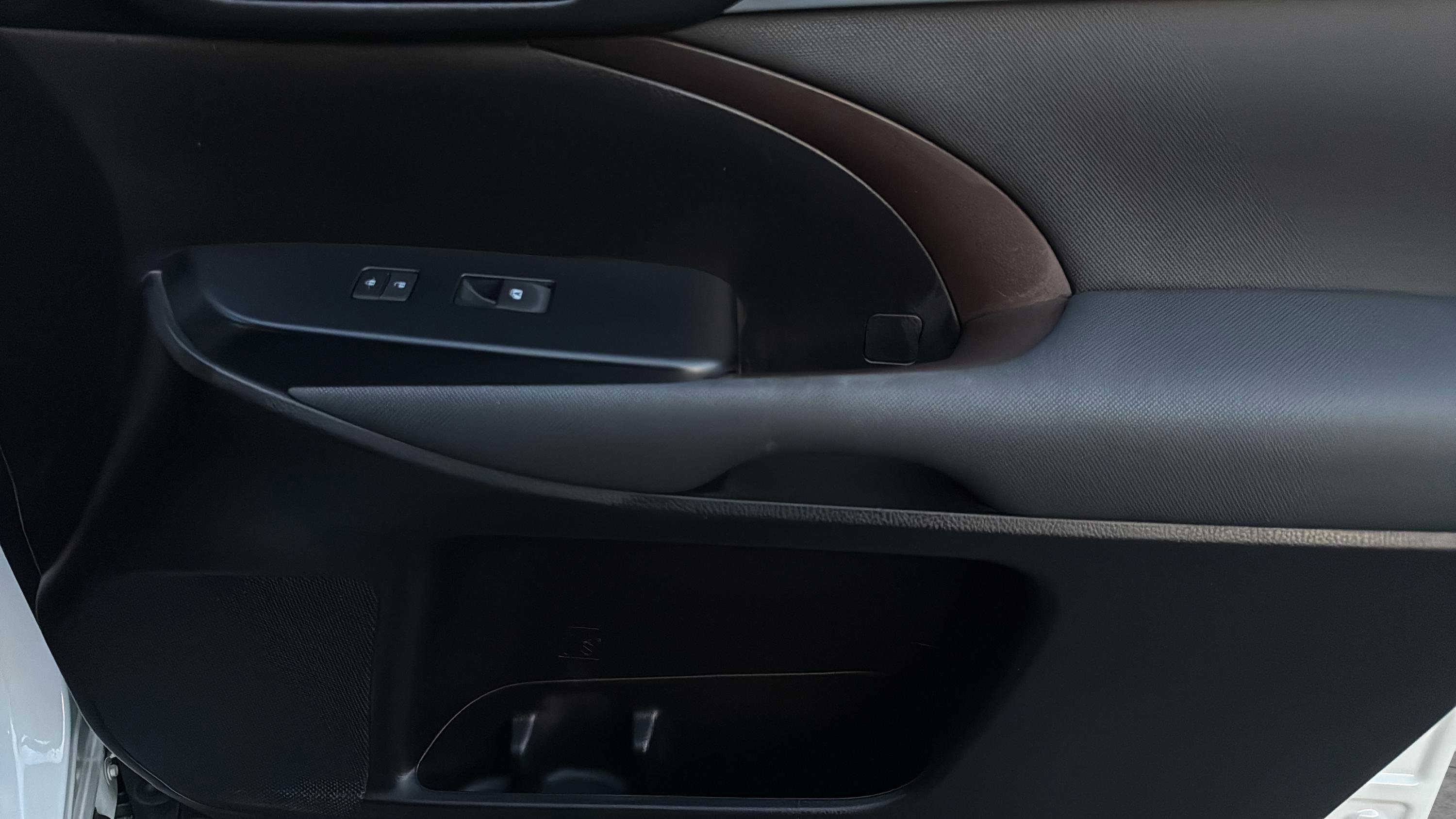 Used 2019 Toyota Highlander LE image 46