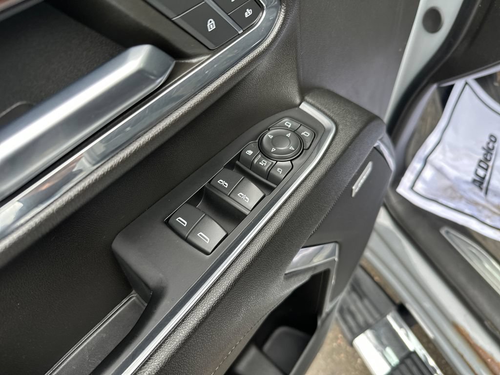 Used 2024 GMC Sierra 2500 SLT w/ SLT Premium Package AWD/4WD image 11