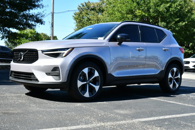 New 2026 Volvo XC40 B5 Core w/ Protection Package Premier AWD/4WD image 3