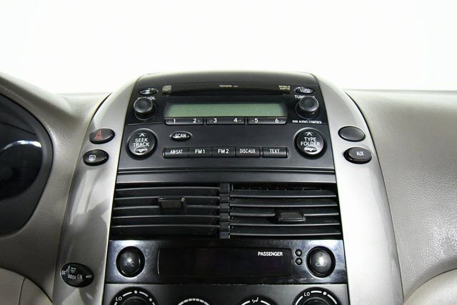 Used 2008 Toyota Sienna Sienna Passenger Van image 4