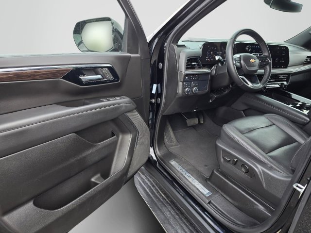 Used 2025 Chevrolet Tahoe LT AWD/4WD image 24