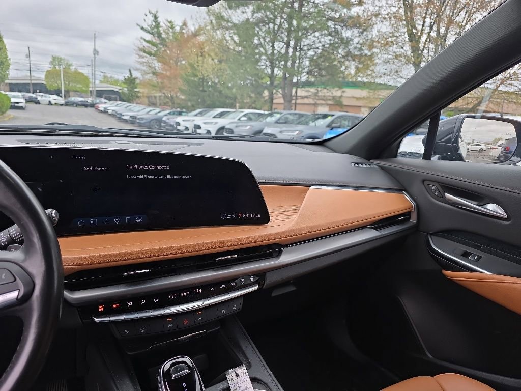 Used 2024 Cadillac XT4 Premium Luxury w/ Active Safety Package AWD/4WD image 19