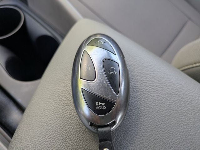 Certified 2025 Hyundai Elantra Sport FWD image 26