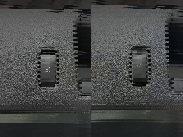 Used 2021 Ford Escape SE w/ SE Sport Appearance Package image 11