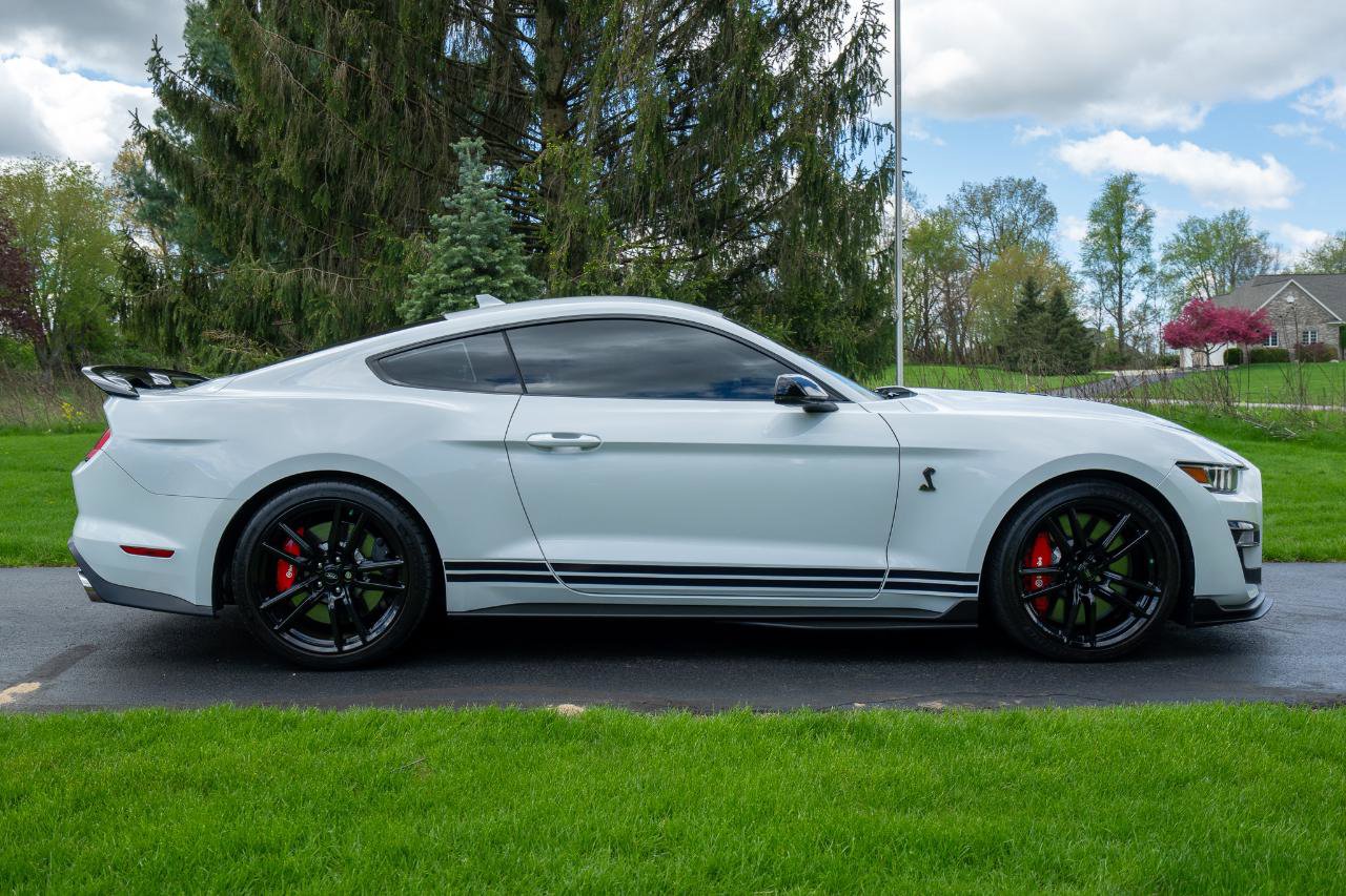 Used 2022 Ford Mustang Shelby GT500 w/ Technology Package RWD image 4