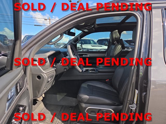 Used 2025 Jeep Wagoneer L Series II w/ Convenience Group I AWD/4WD image 10