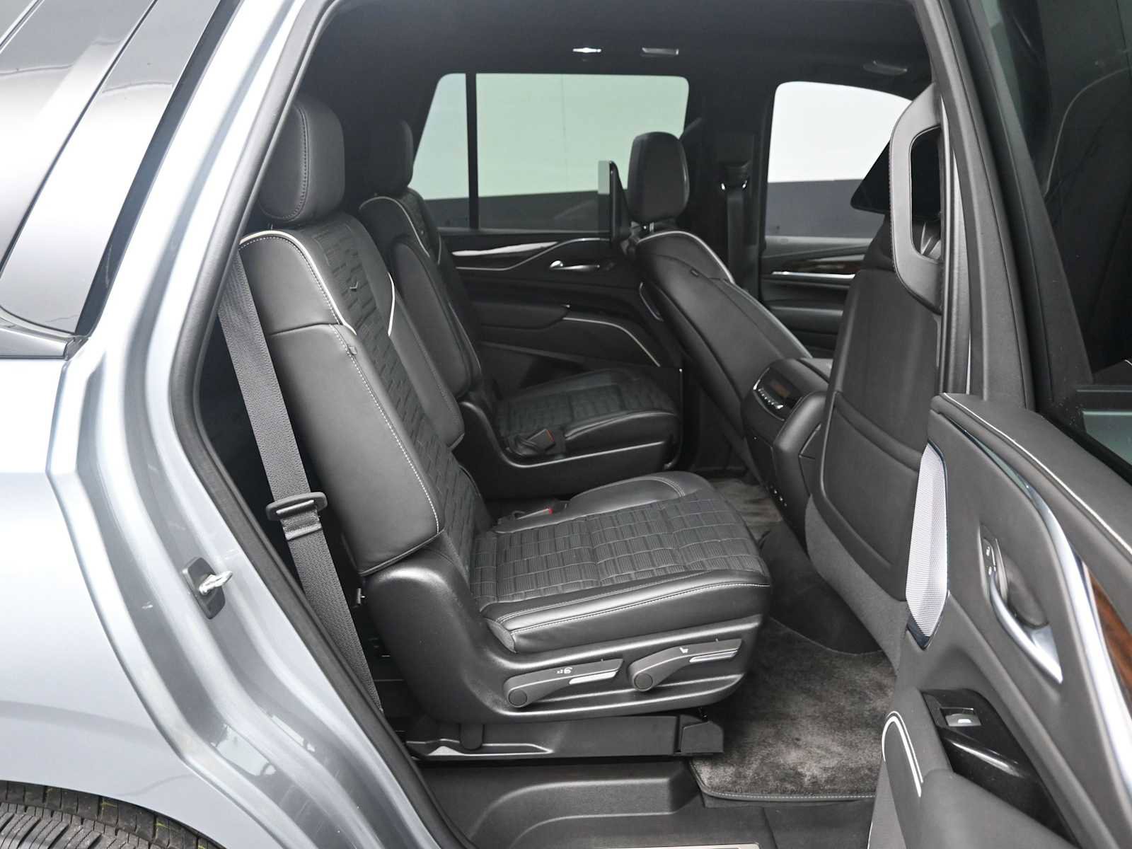 Used 2023 Cadillac Escalade Sport Platinum image 11