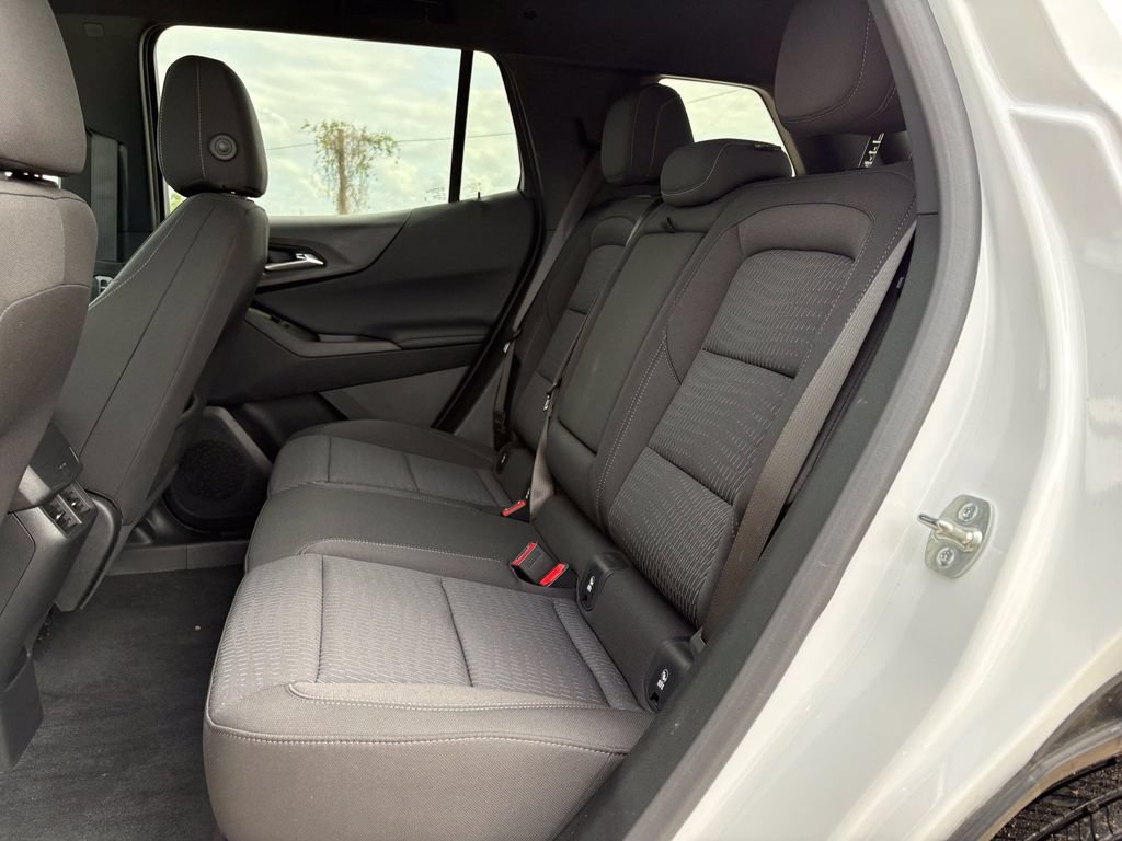 Used 2025 Chevrolet Equinox LT w/ Safety and Technology Package AWD/4WD image 13