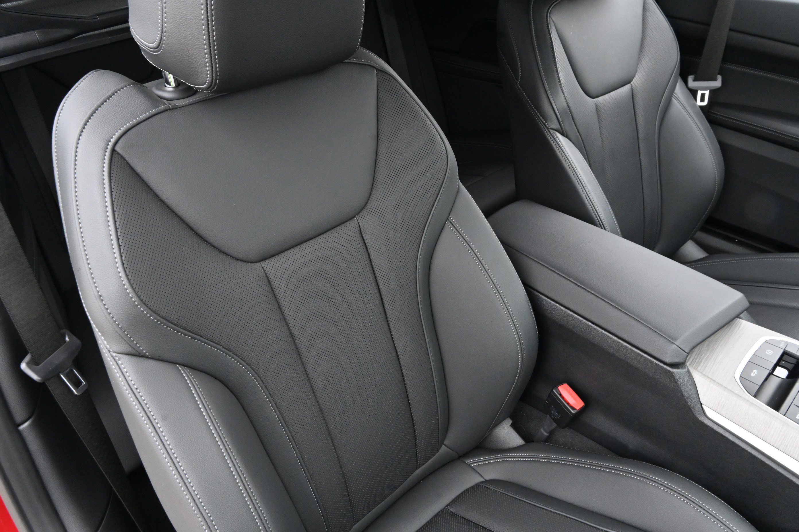 Certified 2025 BMW 430i Convertible RWD image 29