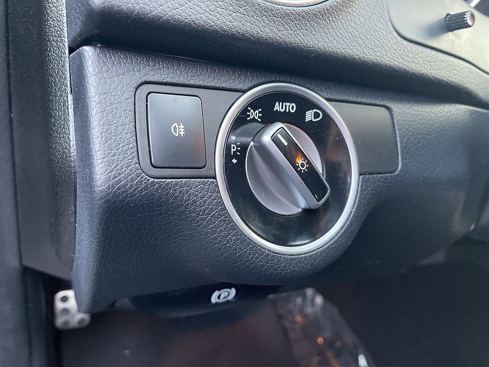 Used 2014 Mercedes-Benz C 300 4MATIC Sedan image 43