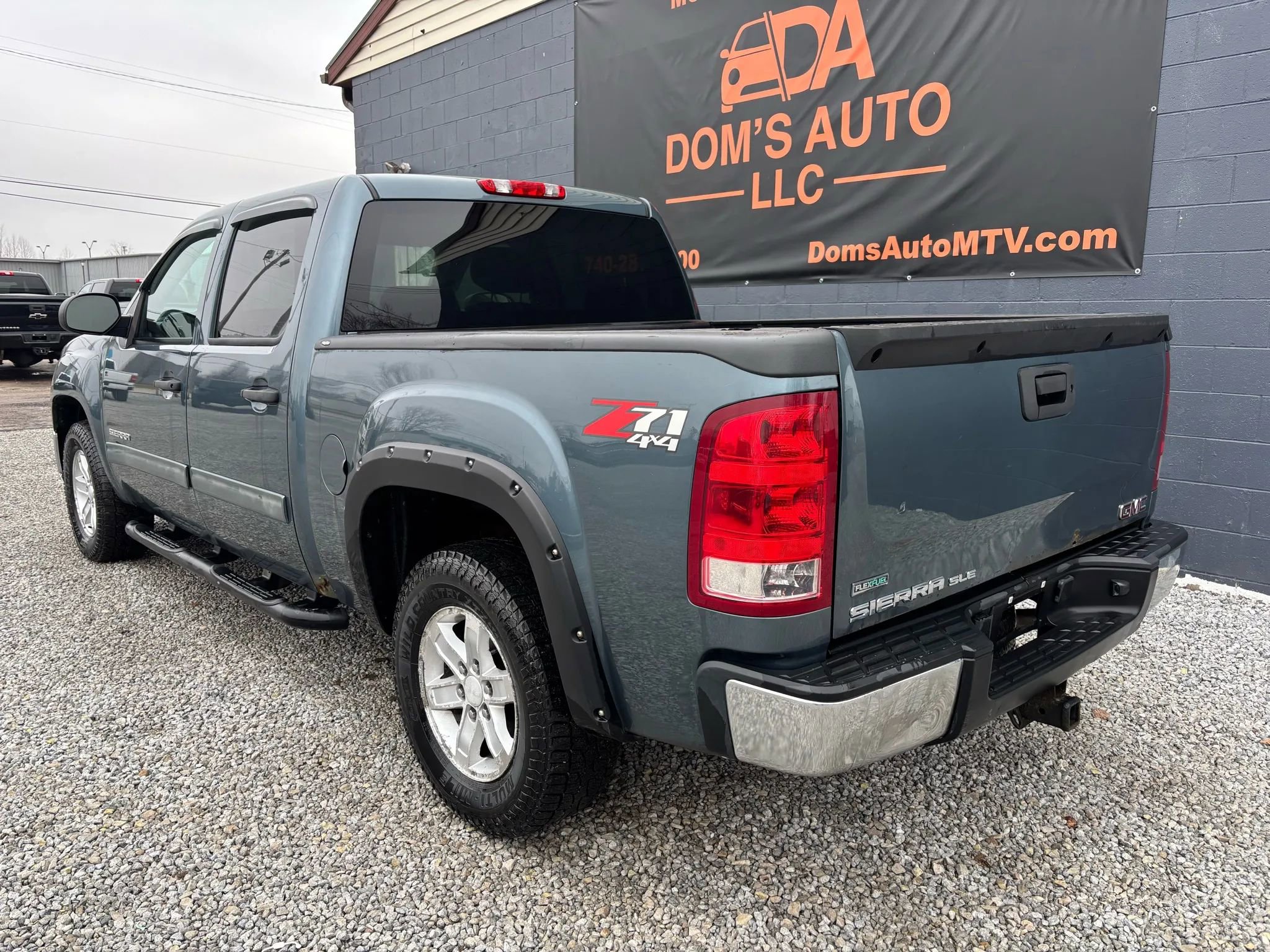 Used 2012 GMC Sierra 1500 SLE w/ Power Tech Package image 3