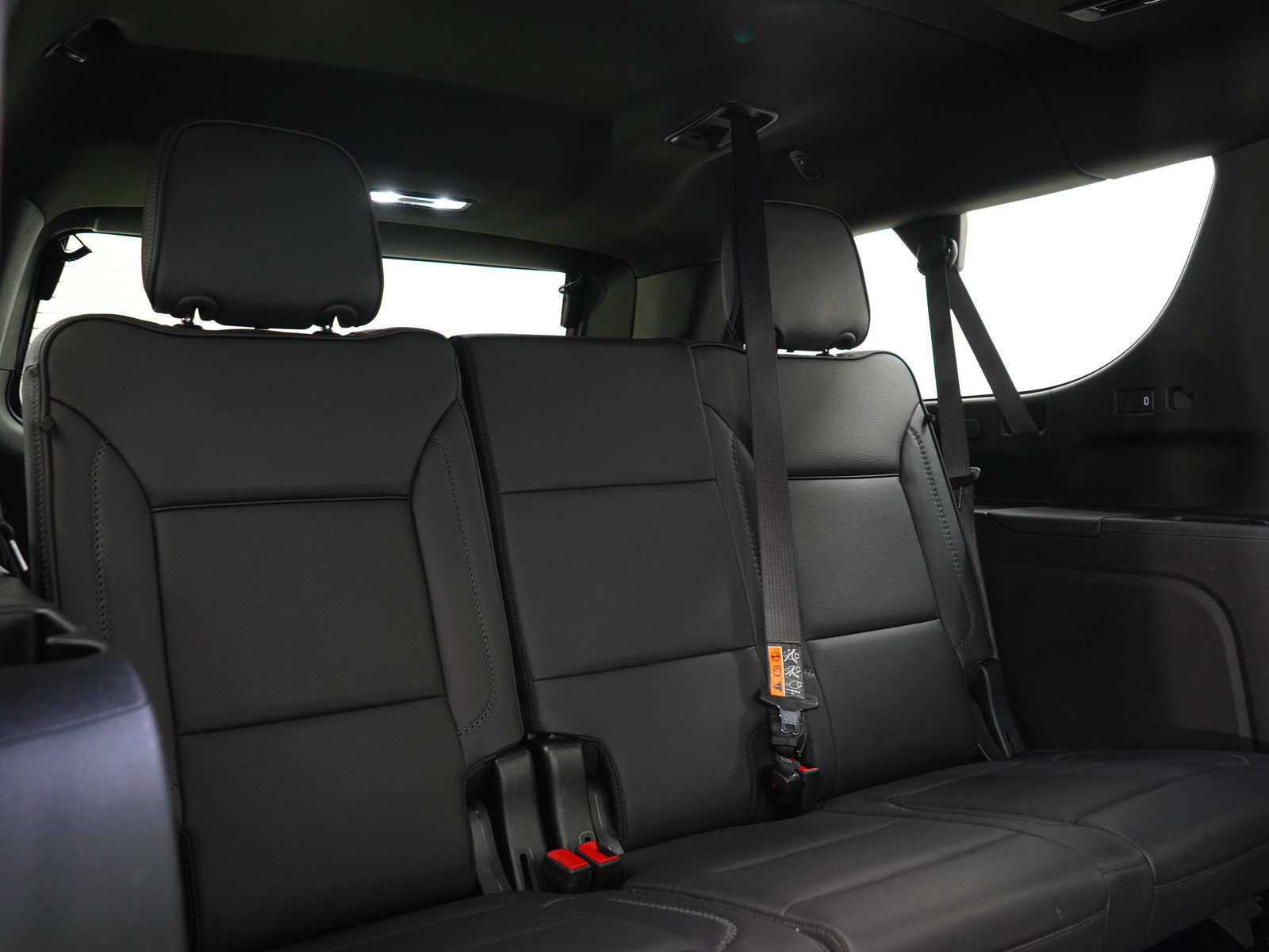 Used 2025 GMC Yukon XL Denali w/ Denali Reserve Package AWD/4WD image 12