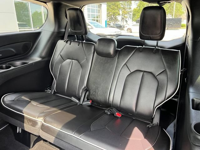 Used 2026 Chrysler Pacifica Limited FWD image 30