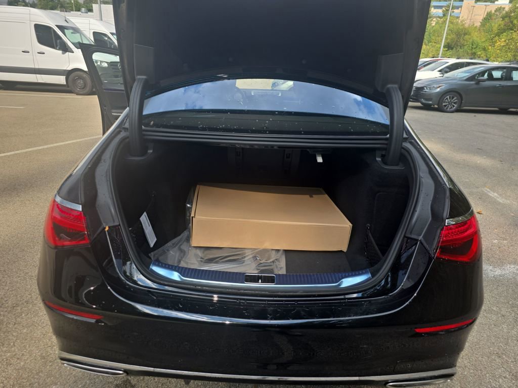New 2026 Mercedes-Benz S 580 4MATIC Sedan image 23