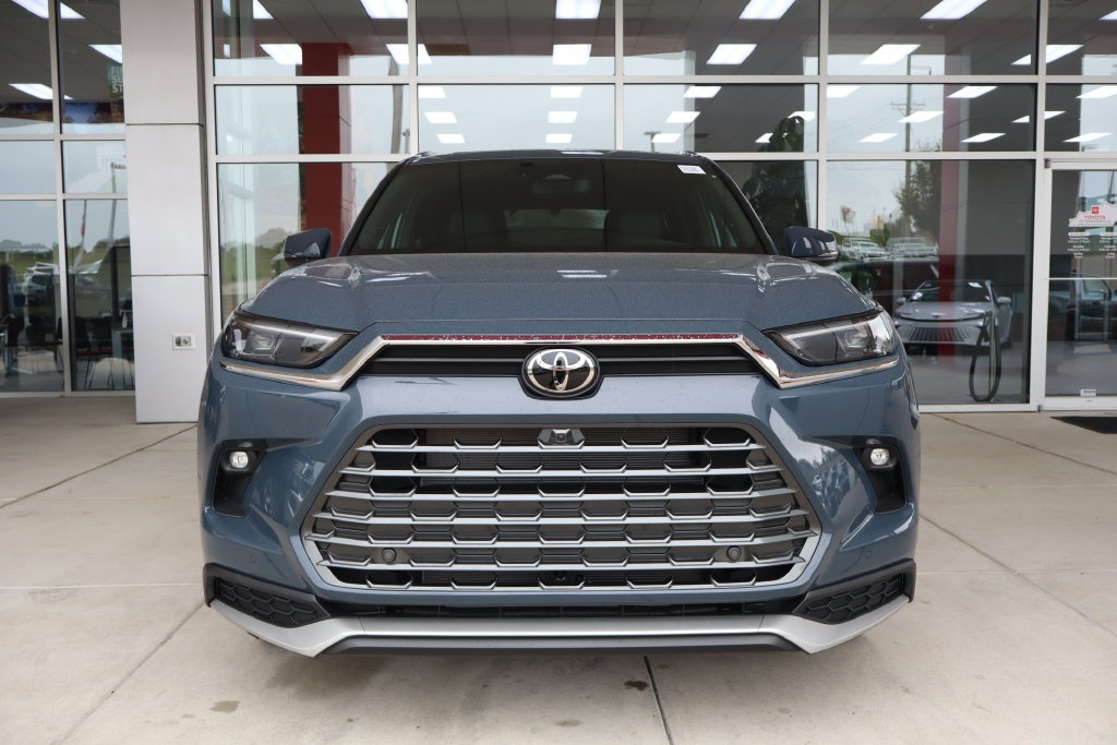 New 2026 Toyota Grand Highlander AWD Hybrid image 2