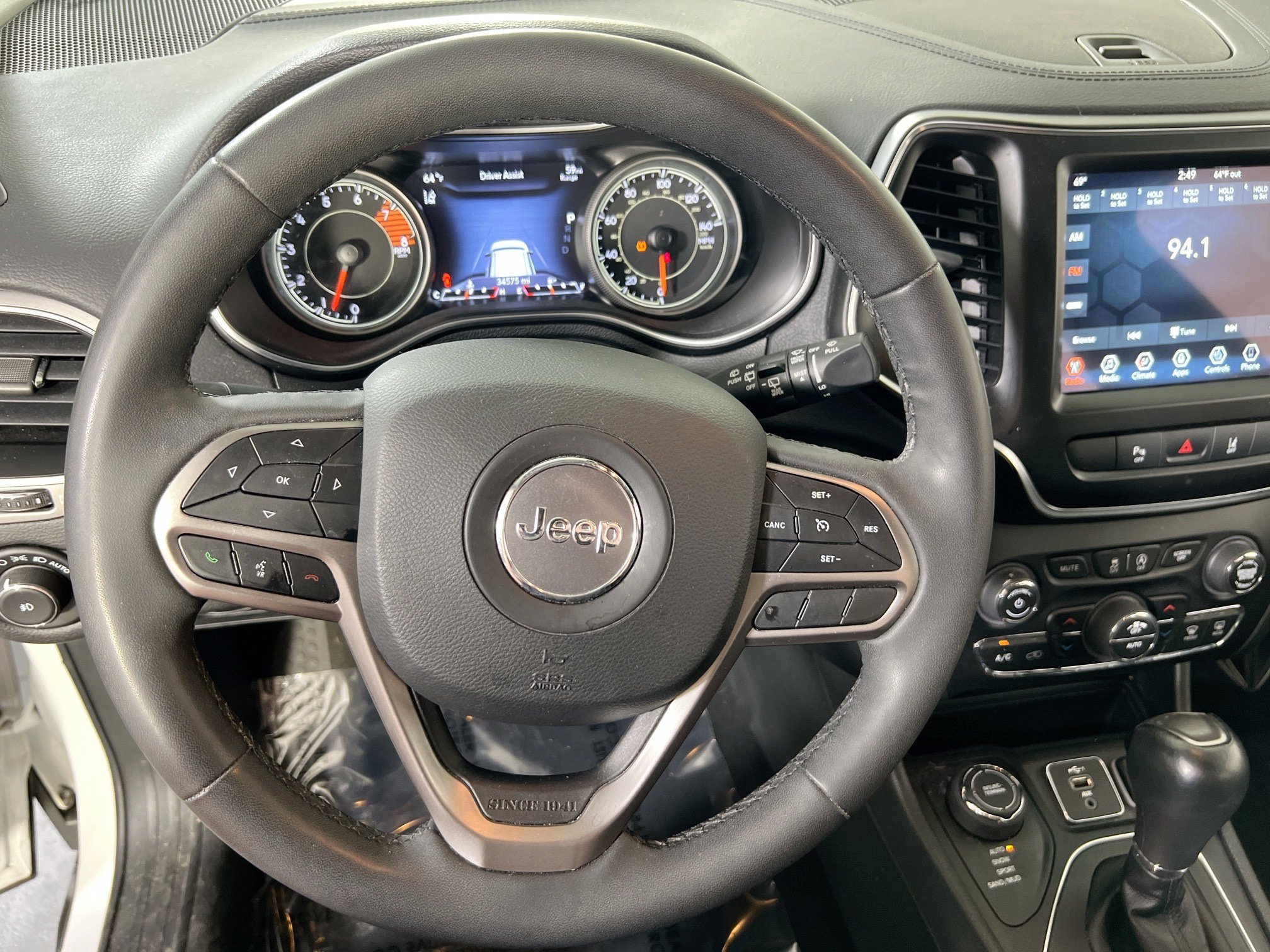 Used 2021 Jeep Cherokee Latitude Lux w/ Comfort/Convenience Group image 11