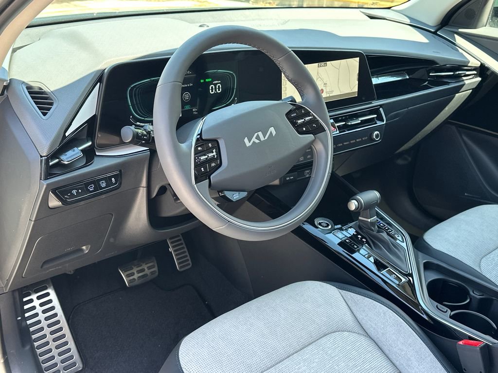 New 2026 Kia Niro SX Touring FWD image 17