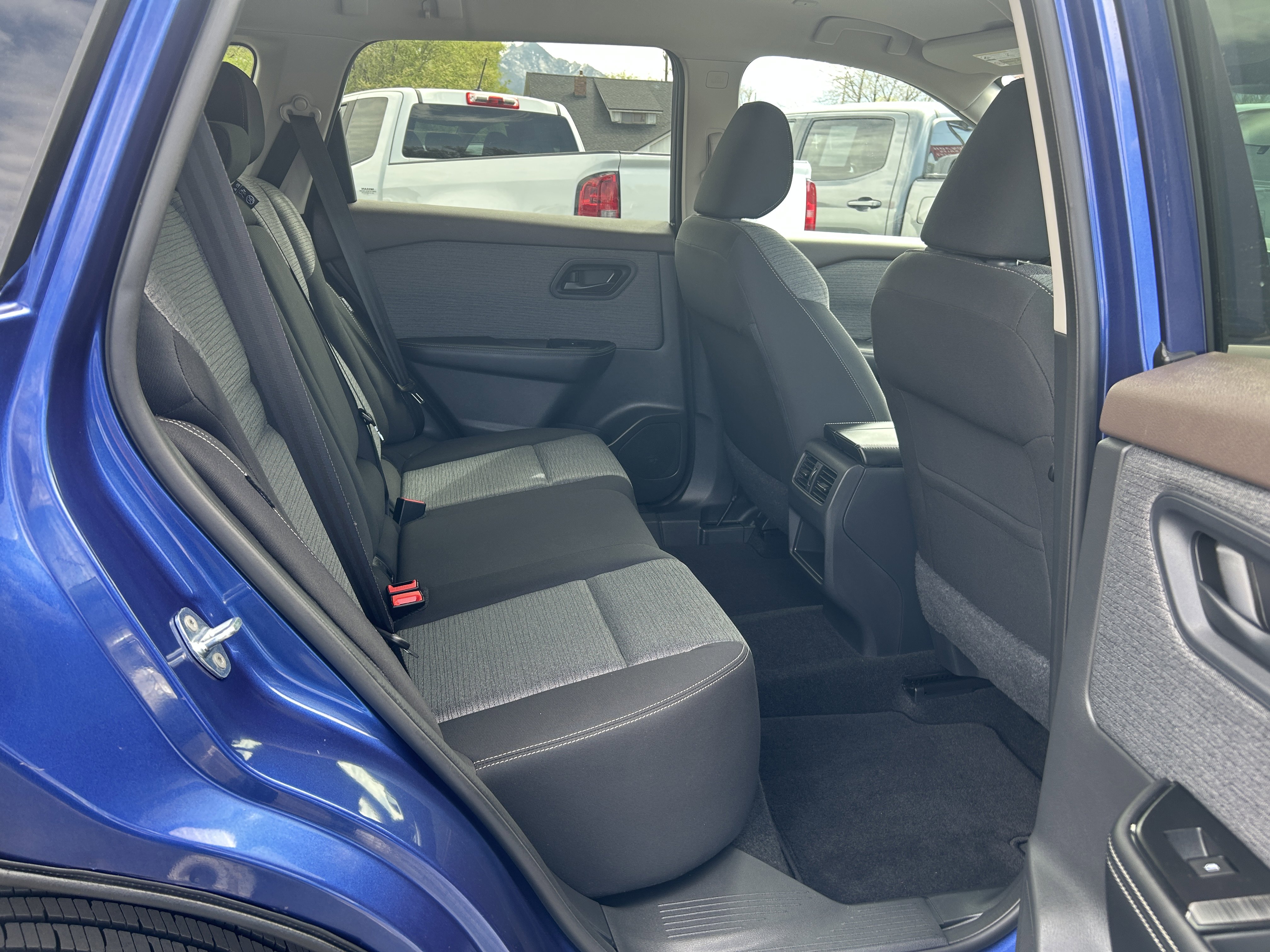 Used 2022 Nissan Rogue S image 18