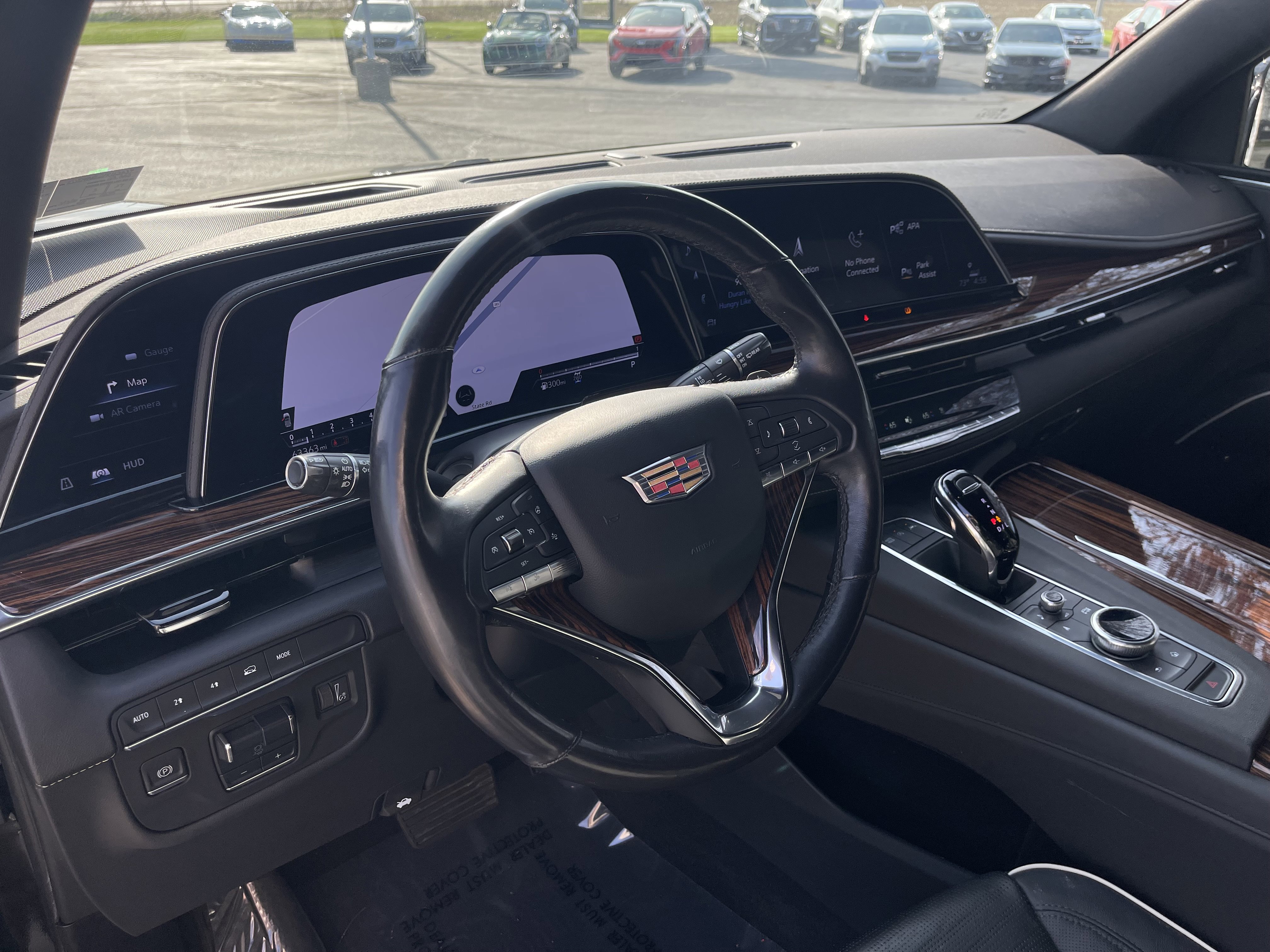 Used 2023 Cadillac Escalade Premium Luxury AWD/4WD image 18