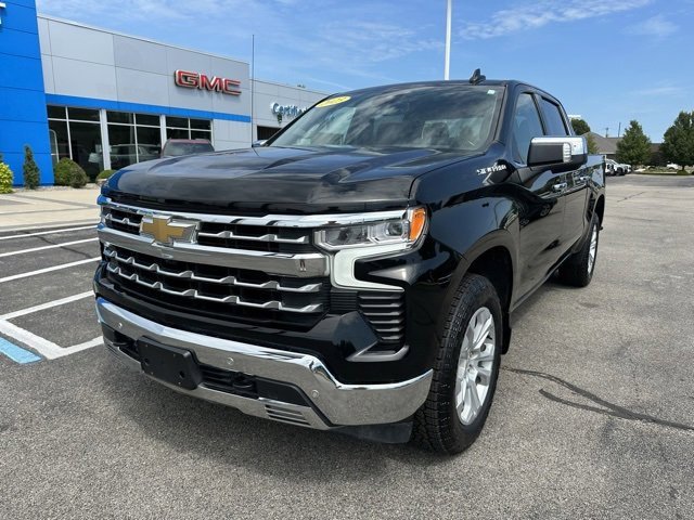 Used 2023 Chevrolet Silverado 1500 LTZ image 2
