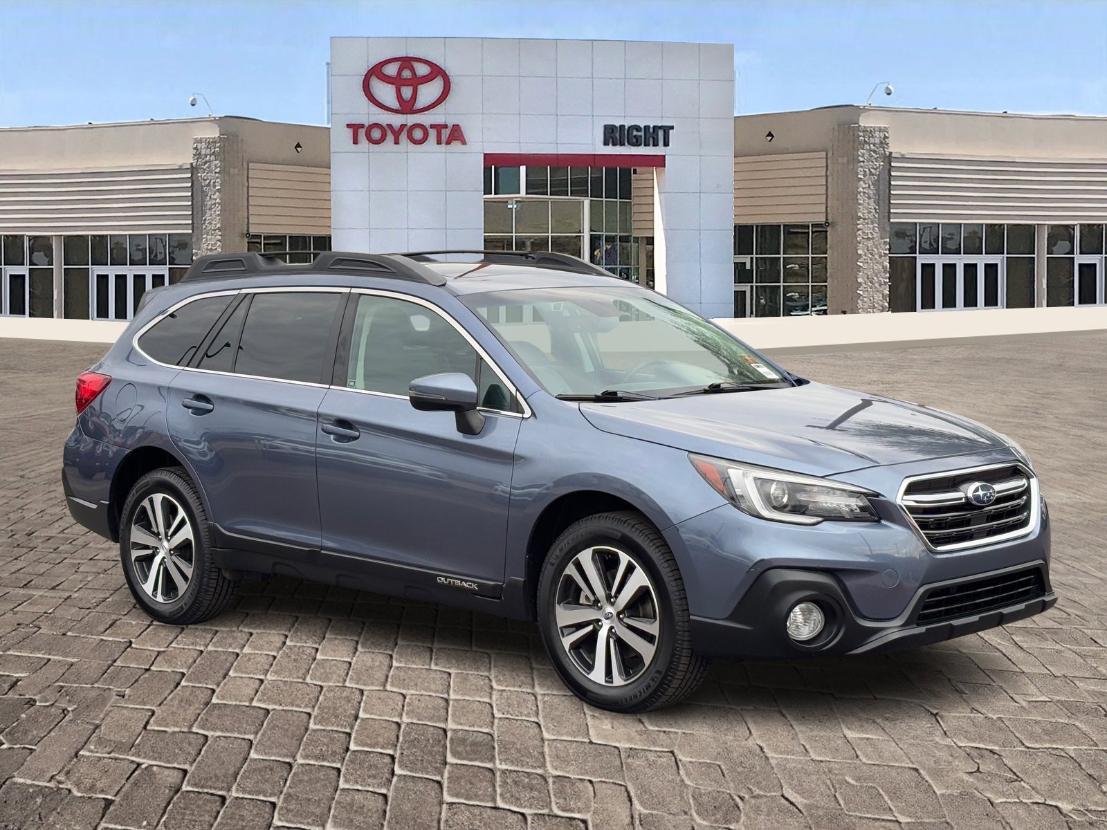 Used 2018 Subaru Outback 2.5i Limited image 9