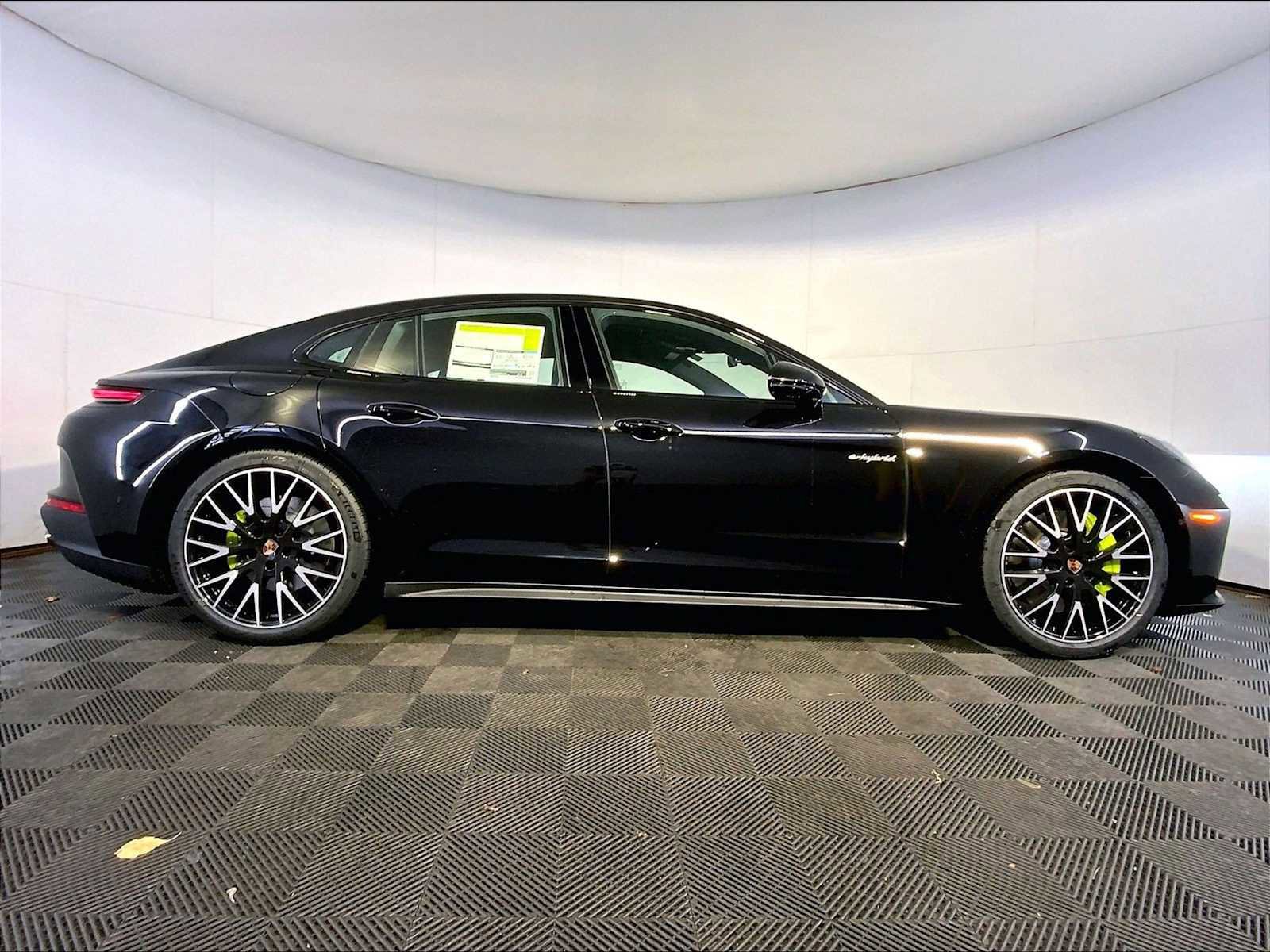 New 2026 Porsche Panamera 4 image 8