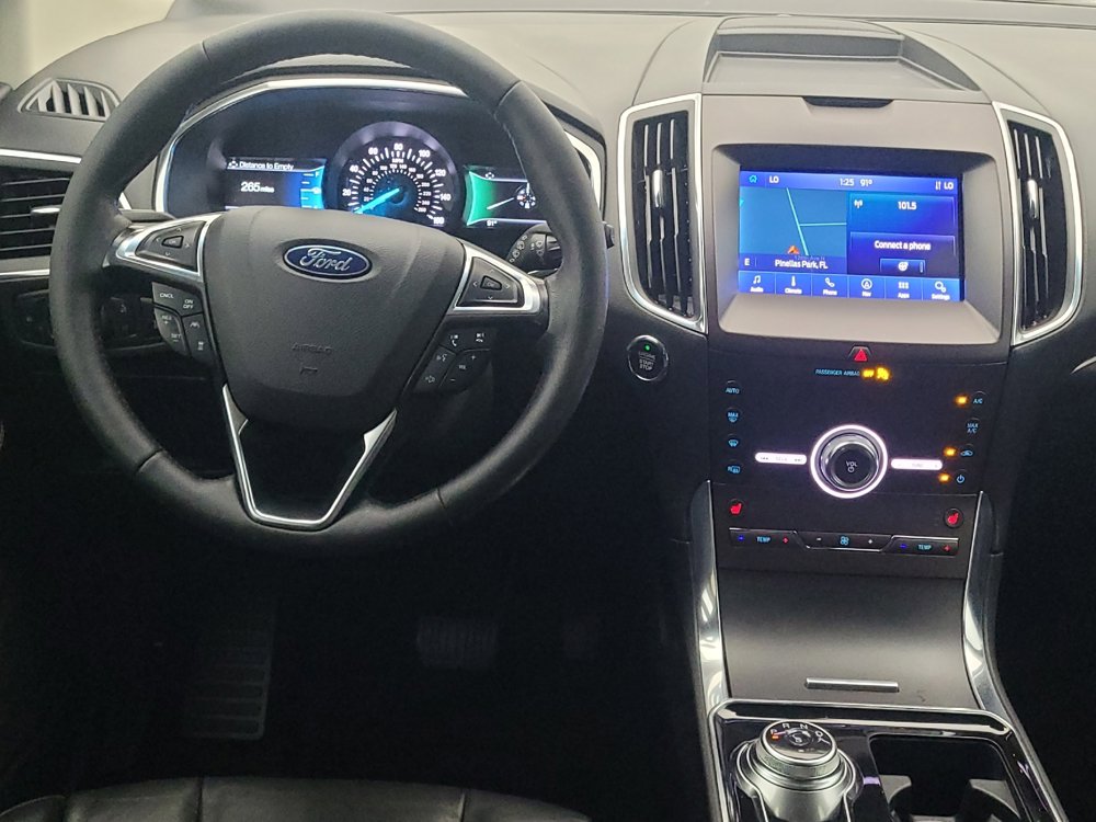 Used 2020 Ford Edge Titanium image 22