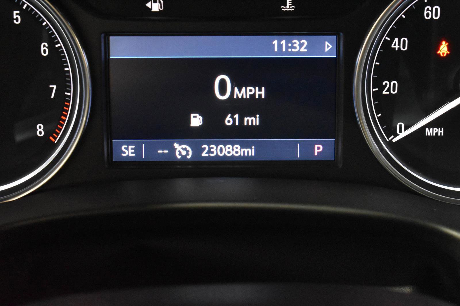 Used 2023 Buick Enclave Essence image 35