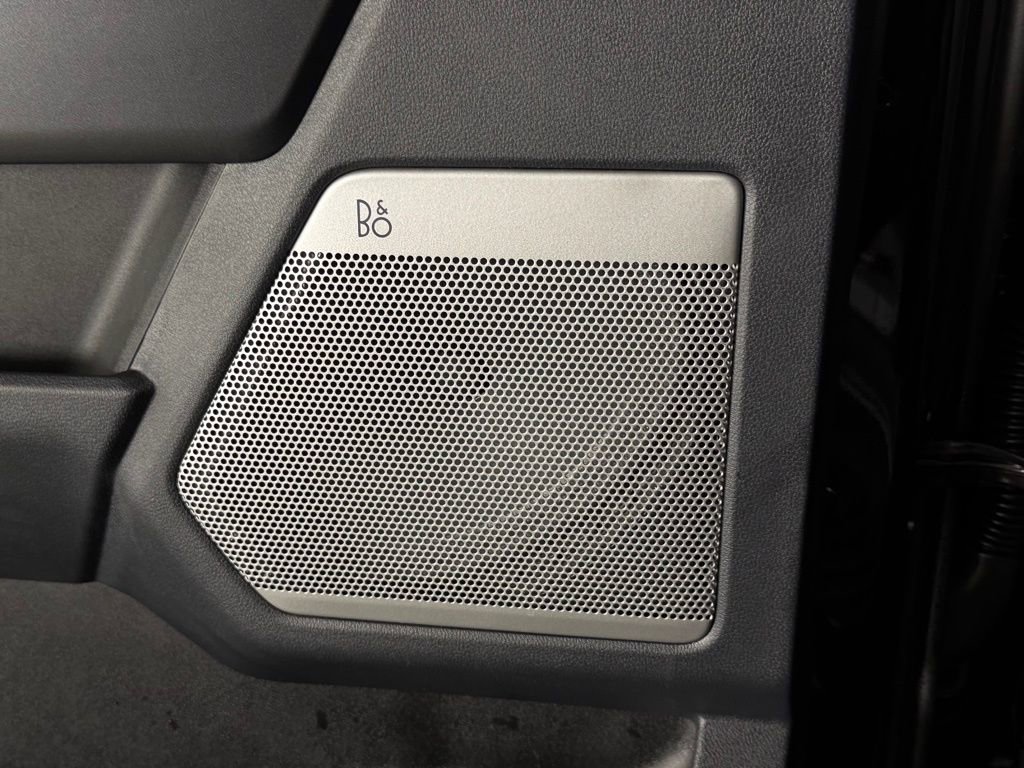 Used 2025 Ford F350 Lariat w/ Black Appearance Package image 17